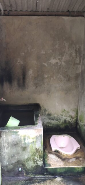 Bathroom sink - Homestay Dulngori Syariah (Bantul)