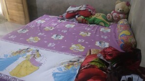 Room amenity - Arnymas Homestay Syariah (Bantul)