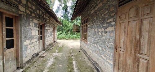 Natural Stone Homestay Syariah - Hostel