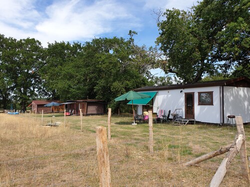 Classique, simple, small chalet for 2 people, cozy, quiet location