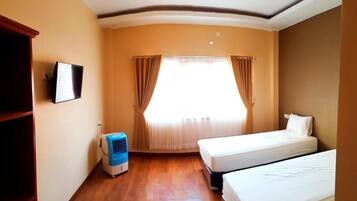 Kannettavalle tietokoneelle sopiva työtila, äänieristys, ilmainen Wi-Fi