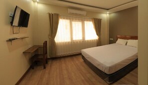 高级双人房 | 笔记本电脑工作区、隔音、免费 WiFi、床单