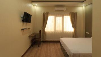 Superior Double Room | Laptop workspace, soundproofing, free WiFi, bed sheets
