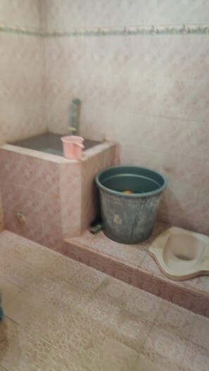 Shower, towels
