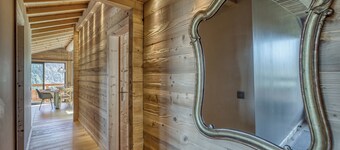 New 10-person apartment in a chalet at the foot of the slopes