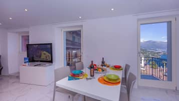 Appartement Familial, 2 chambres (Yellow view apartment) | Restauration