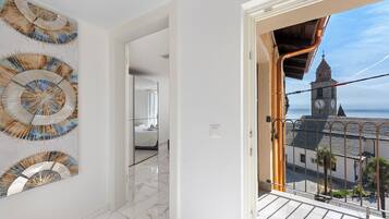 Appartement Familial, 2 chambres (Red view apartment) | Vue de la chambre