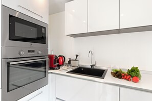 Tủ lạnh, lò vi sóng, lò nướng, bếp nấu