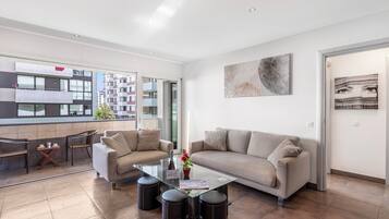 Family Apartment, Multiple Bedrooms (Art apartment) | Interior