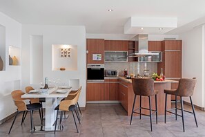 Family Apartment, Multiple Bedrooms (Art apartment) | Dining - Art apartment (Locarno)