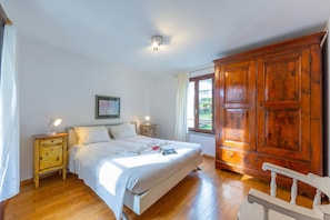 Căn hộ dành cho gia đình, 1 phòng ngủ, ban công (Casa Chiara Muralto) | 1 phòng ngủ, truy cập Internet không dây miễn phí, bộ trải giường 
