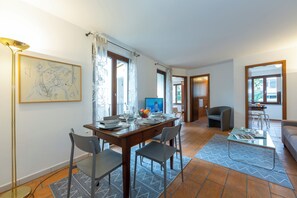 Family Apartment, Multiple Bedrooms (Casa Chiara) | Dining - Casa Chiara (Muralto)