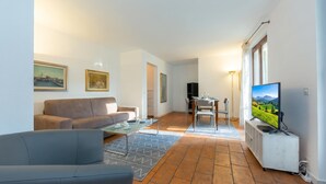 家庭公寓, 1 間臥室, 露台 (Casa Chiara Muralto with Balcony &) | 客廳