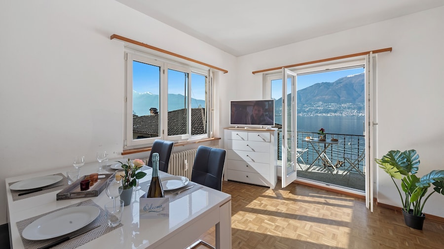 Garden on the lake 2