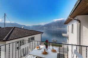 Outdoor dining - Garden on the lake 2 (Gambarogno)