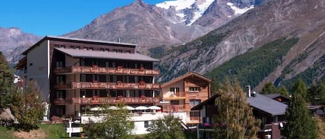 المنشأة من الخارج