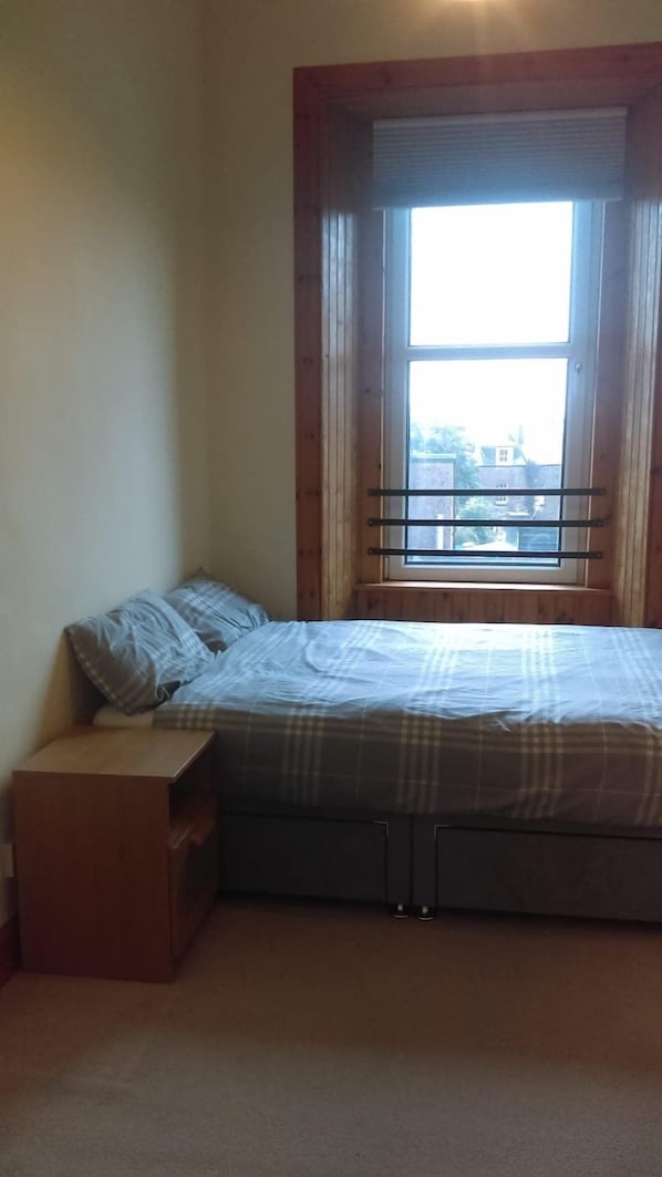 3 bedrooms, iron/ironing board, free cots/infant beds, free WiFi