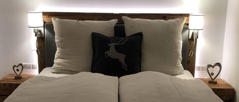 2 chambres, fer et planche à repasser, accès Internet, draps fournis