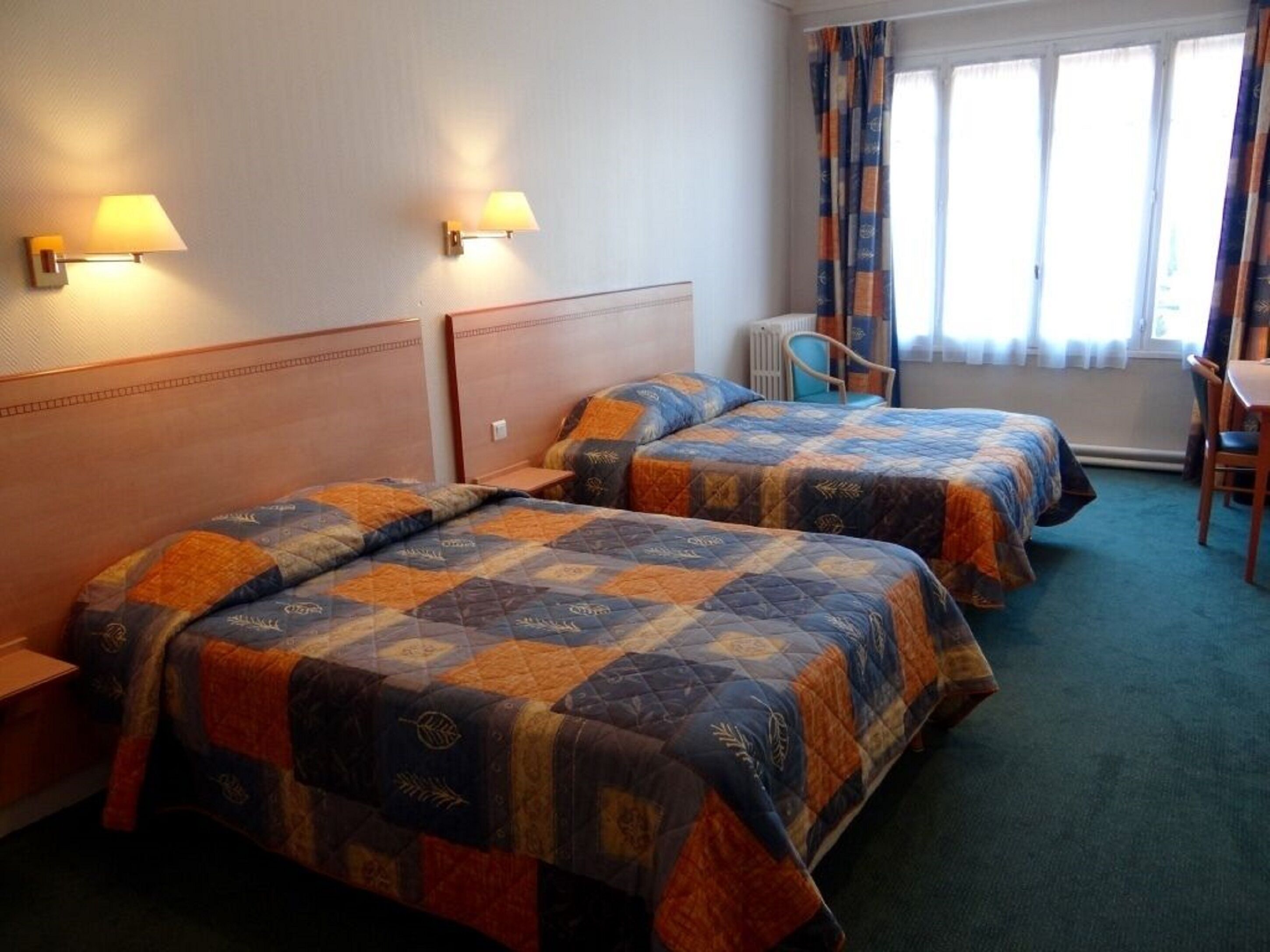 family room | 1 bedroom, desk, soundproofing, free wifi