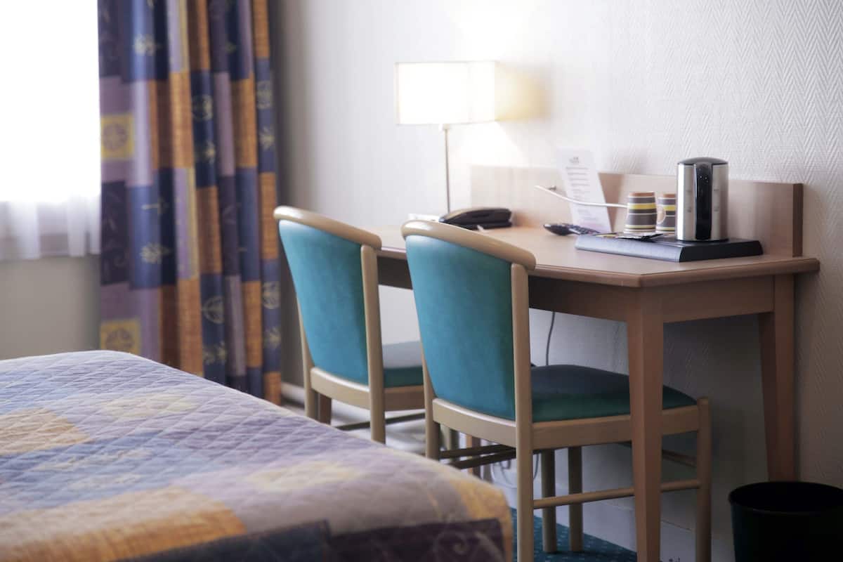 family room | 1 bedroom, desk, soundproofing, free wifi