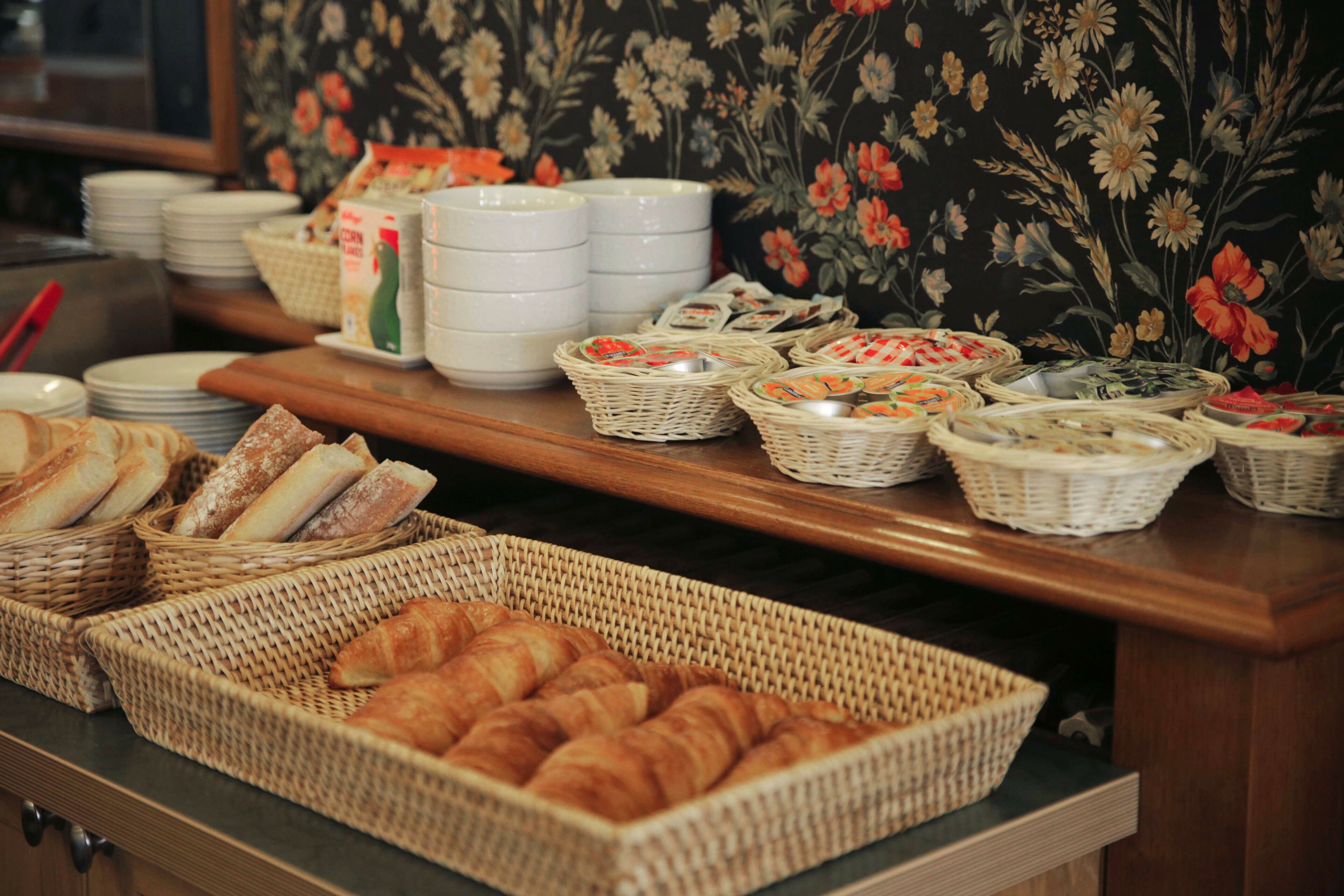 Buffet breakfast on weekdays (EUR 12.50 per person)