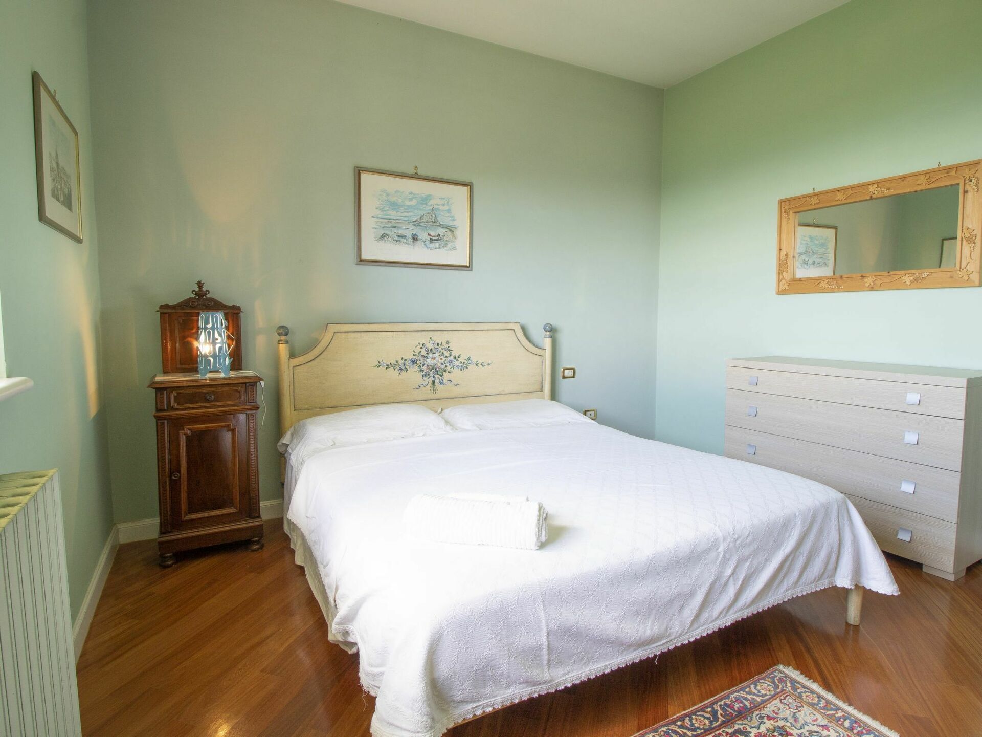 Meubles, Propriété, Miroir, Bâtiment, Cabinetry, Bleu Azur, Confort, Tiroir, Bois