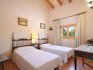 2 Schlafzimmer, Reisekinderbett, kostenloses WLAN