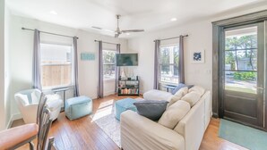 Living area - Graytful~Paradise30A~Sleeps 4 (Grayton Beach)