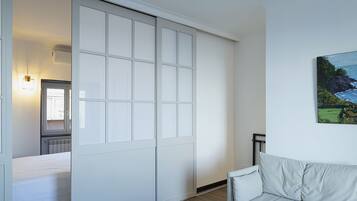 Apartment, 3 Bedrooms | 3 bedrooms, desk, cribs/infant beds, free WiFi