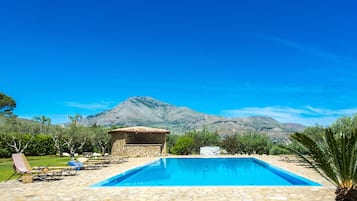 Seasonal outdoor pool