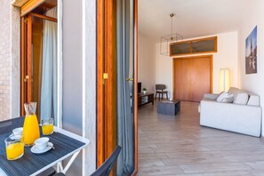 Apartment, 2 Schlafzimmer | Wohnbereich