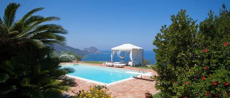Seasonal outdoor pool