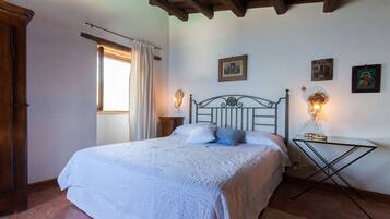 Villa, 5 Bedrooms | 5 bedrooms, cots/infant beds, free WiFi, bed sheets