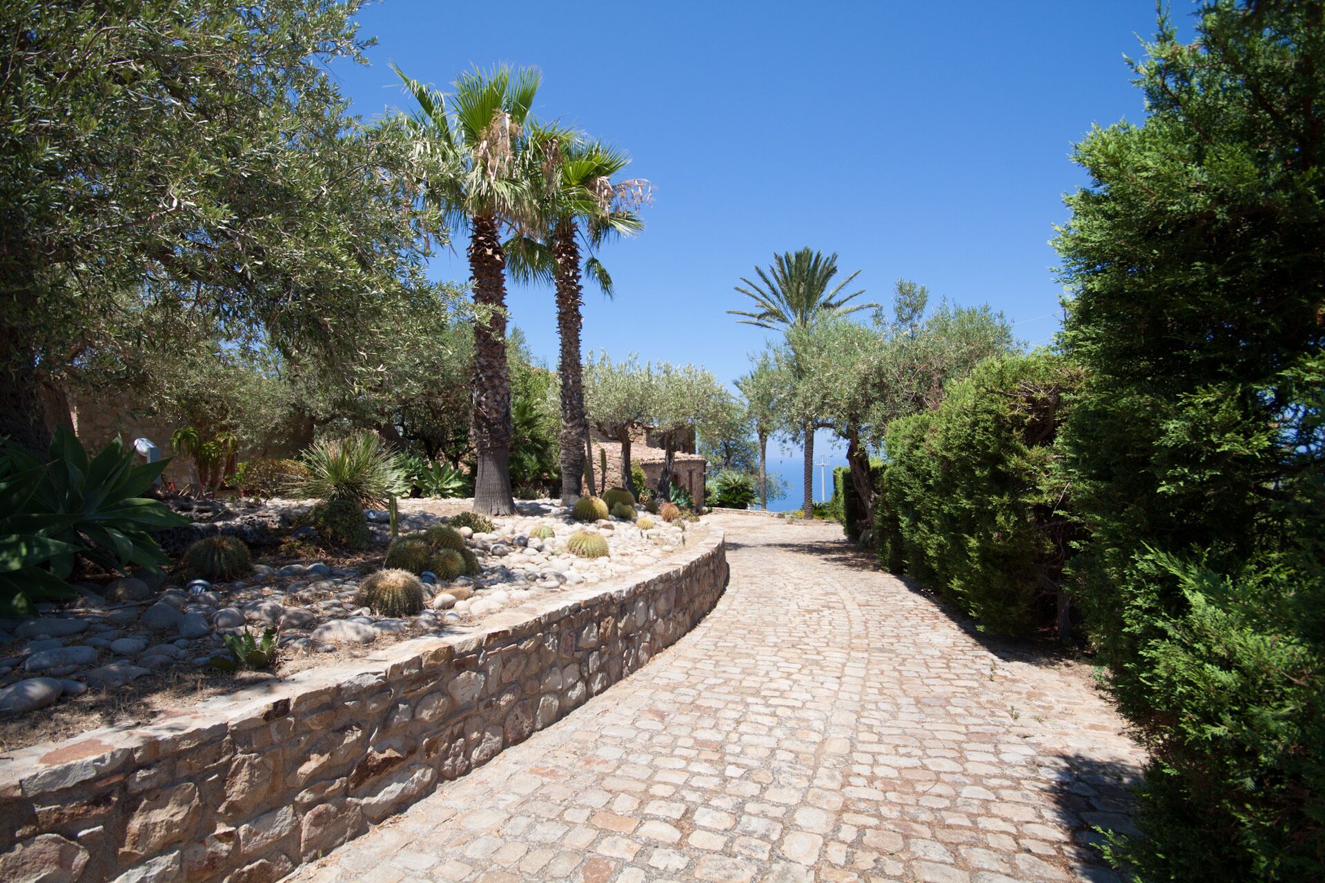 Khuôn viên nơi lưu trú