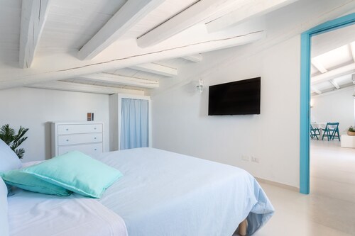 Darsena Sunset Apartments by Wonderful Italy