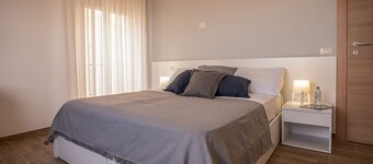 Seaview Rooms in the city center by Wonderful Italy