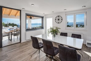 تناول الطعام