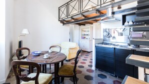 Unclassified image, 5 of 40, button - Sunny Apartment Navona Sq (Rome)