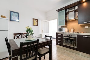 Apartment, 1 Bedroom, Terrace | Private kitchen | Microwave, coffee/tea maker, cookware/dishes/utensils