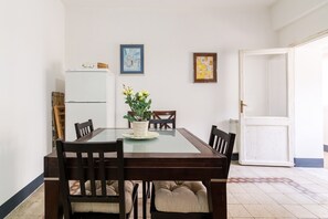 Apartment, 1 Bedroom, Terrace | In-room dining