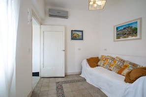 Apartment, 1 Bedroom, Terrace | Living room