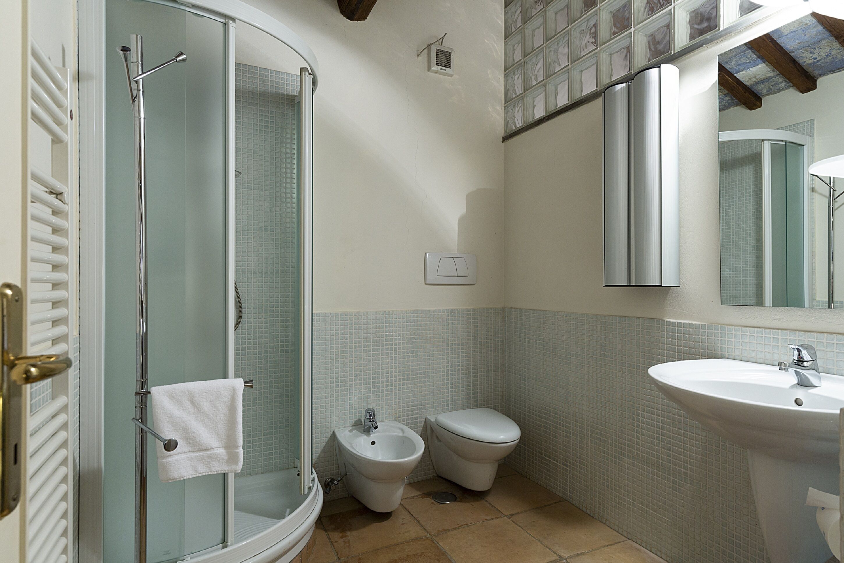 Villa, 1 Schlafzimmer, 2 Bäder, Gartenblick | Badezimmer | Dusche, Haartrockner, Handtücher