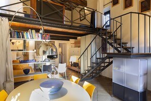 Villa, 1 chambre, 2 salles de bains, vue jardin | Coin séjour