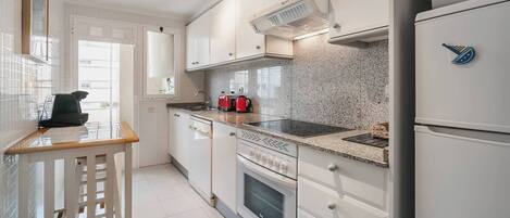 Frigorífic, microones, forn i rentaplats