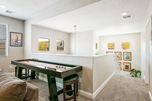 Game room - Zion Poolhouse - PRIVATE POOL! Backyard Oasis! (Washington)