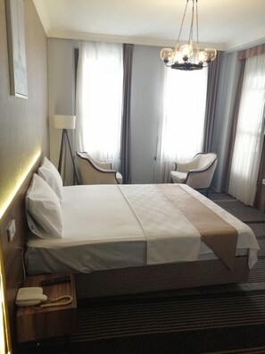 82-inch LED TV with satellite channels, TV - Masal Suite (Istanbul)