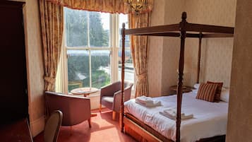 Four Poster Room | Desk, laptop workspace, iron/ironing board, free WiFi