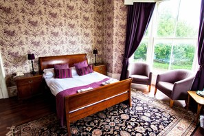 Desk, laptop workspace, iron/ironing board, free WiFi - Portland Hotel (Buxton)