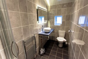 Standard Double Room | Bathroom | Shower, free toiletries, hair dryer, towels