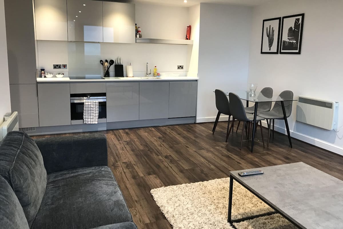 City Apartment, 2 Double Beds | Living area